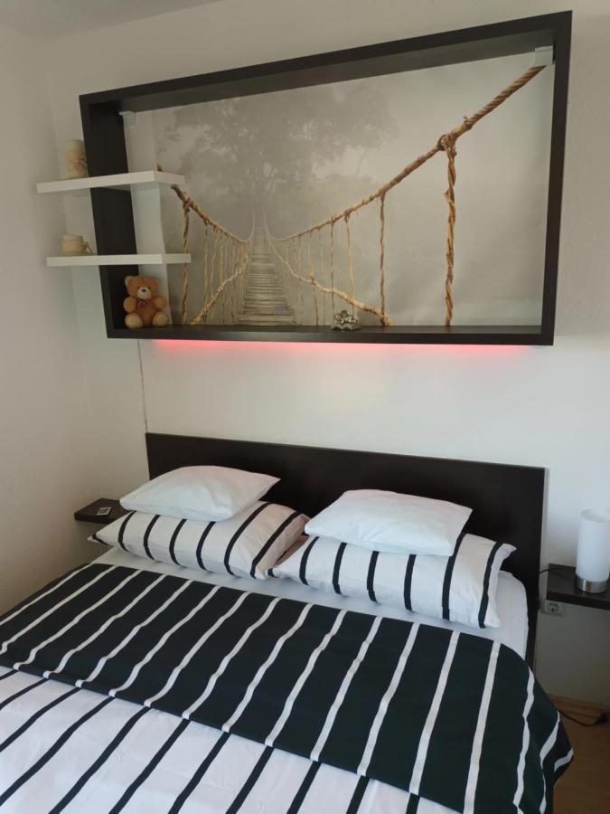 Appartamento Kike Red Kaštela Esterno foto