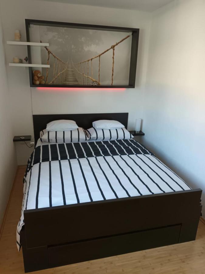 Appartamento Kike Red Kaštela Esterno foto