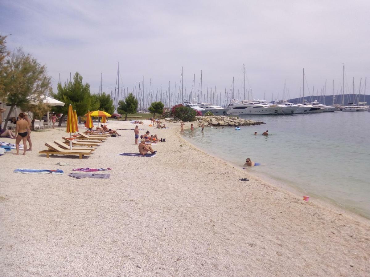 Appartamento Kike Red Kaštela Esterno foto